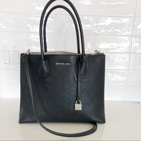 Michael Kors Handbags - Michael Kors Mercer Convertible Leather Tote Large